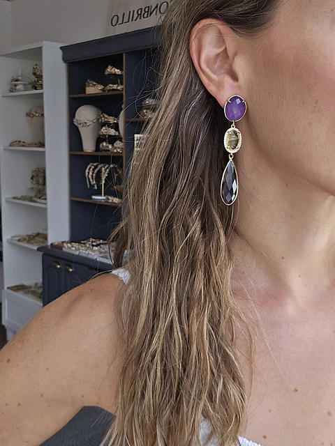 Aros largos morado y amarillo