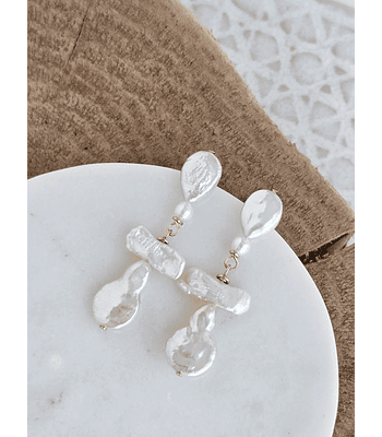 Aros perlas dorados distintas formas diseño 3