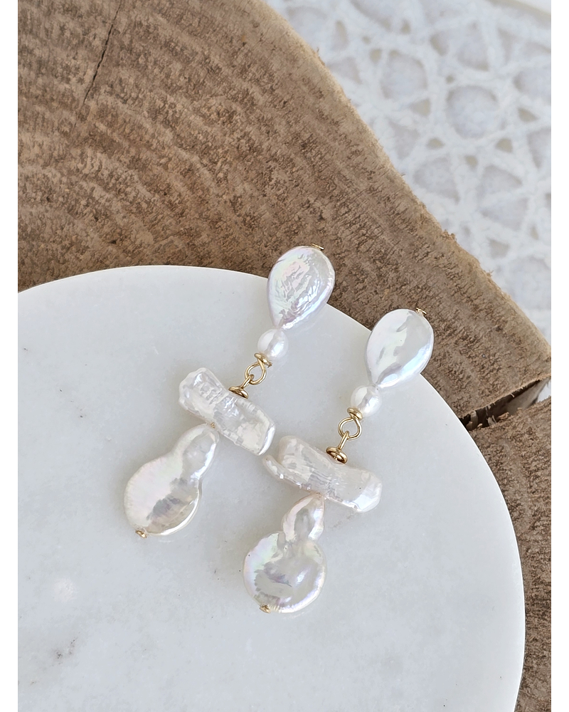 Aros perlas dorados distintas formas diseño 3