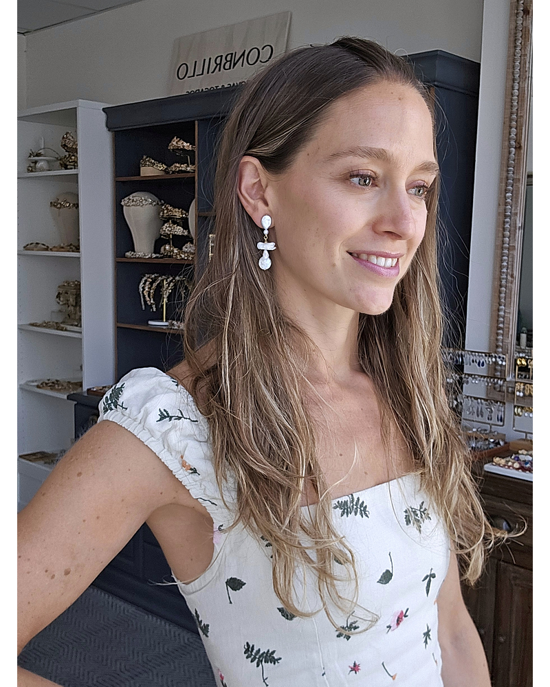 Aros perlas dorados distintas formas diseño 3