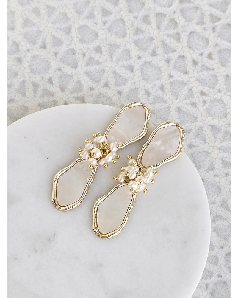 Aros nácar doble con racimo