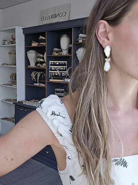 Aros nácar doble con racimo
