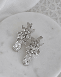 Aros de flor con circón y racimo