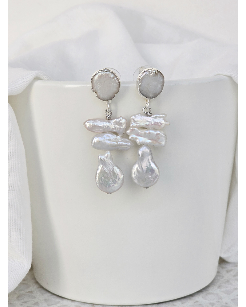 Aros perlas irregulares plateados