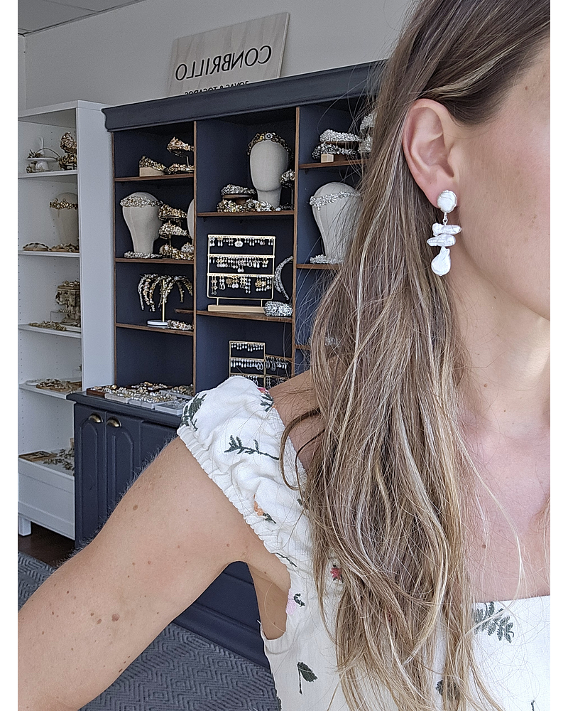 Aros perlas irregulares plateados