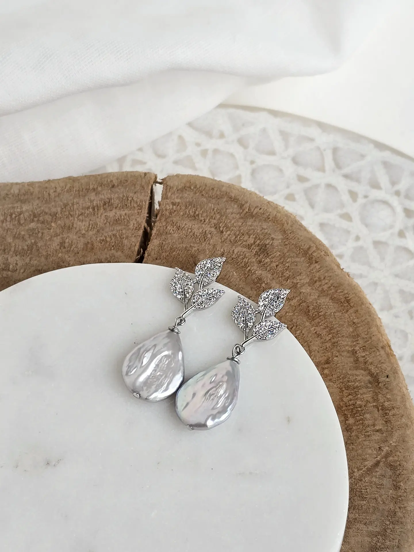 Aros hojas circonitas y perla natural 5