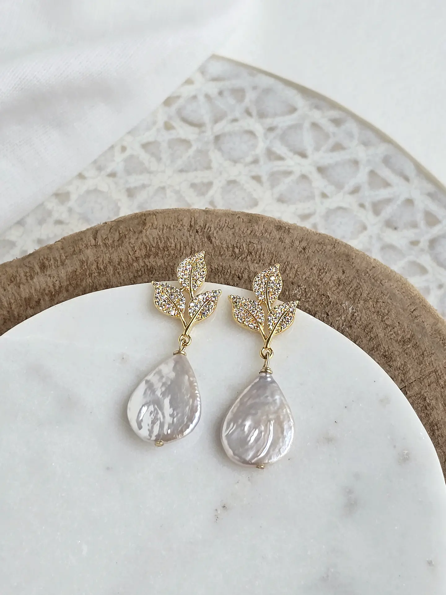 Aros hojas circonitas y perla natural 2