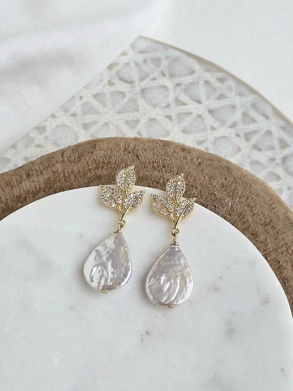 Aros hojas circonitas y perla natural 2