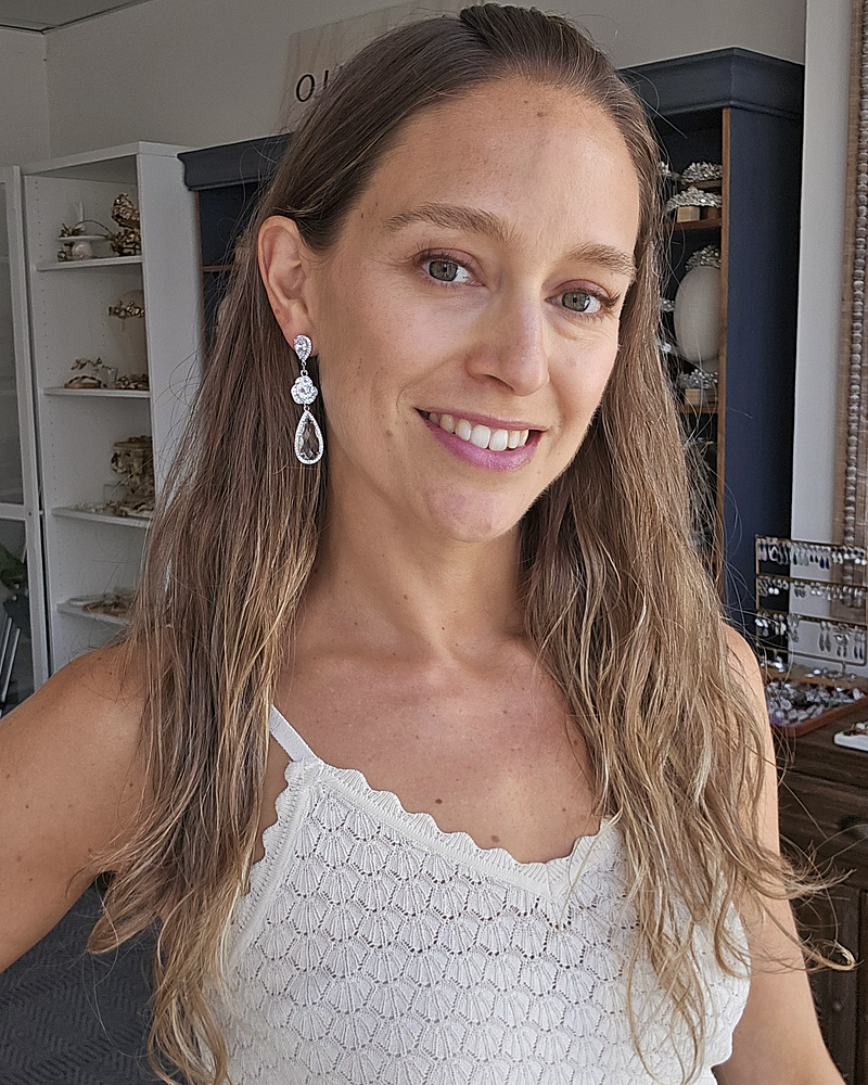 Aros largos de circonitas y cristal transparente