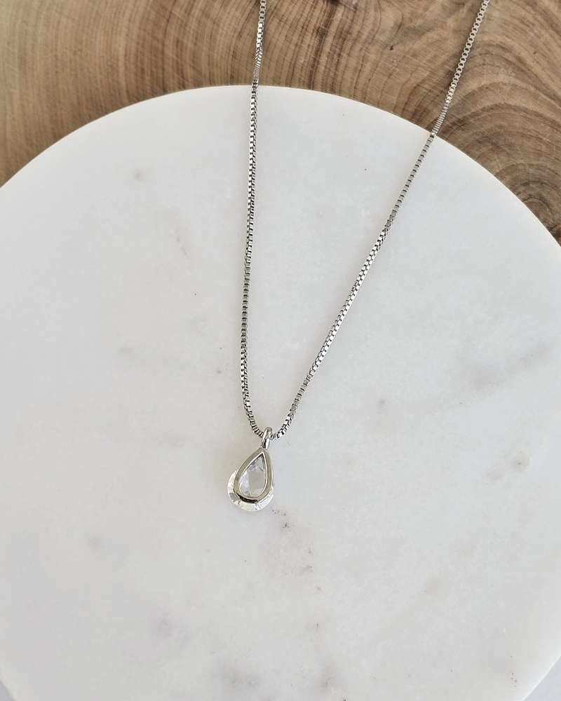 Collar punto luz gota