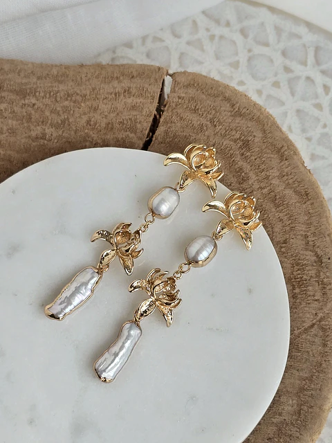 Aros largos flor con perlas