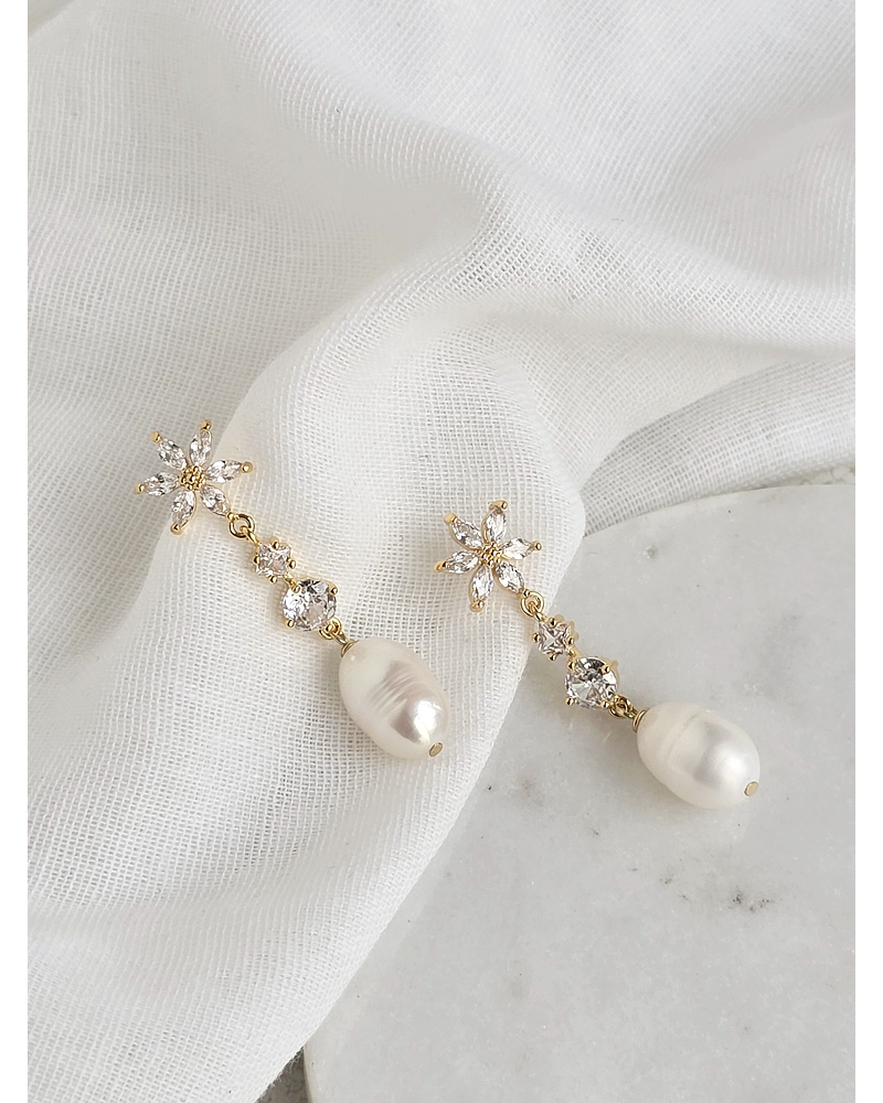 Aros flor circonitas y perla natural