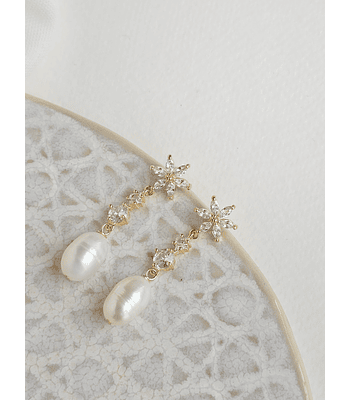 Aros flor circonitas y perla natural