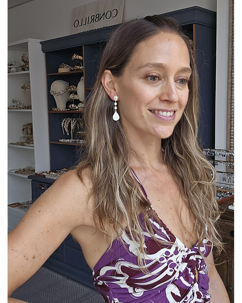 Aros circonitas y perla natural barroca