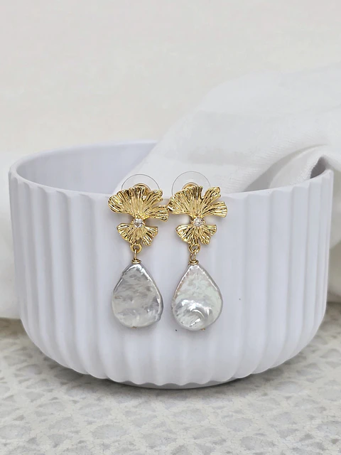 Aros hoja abanico con perla natural