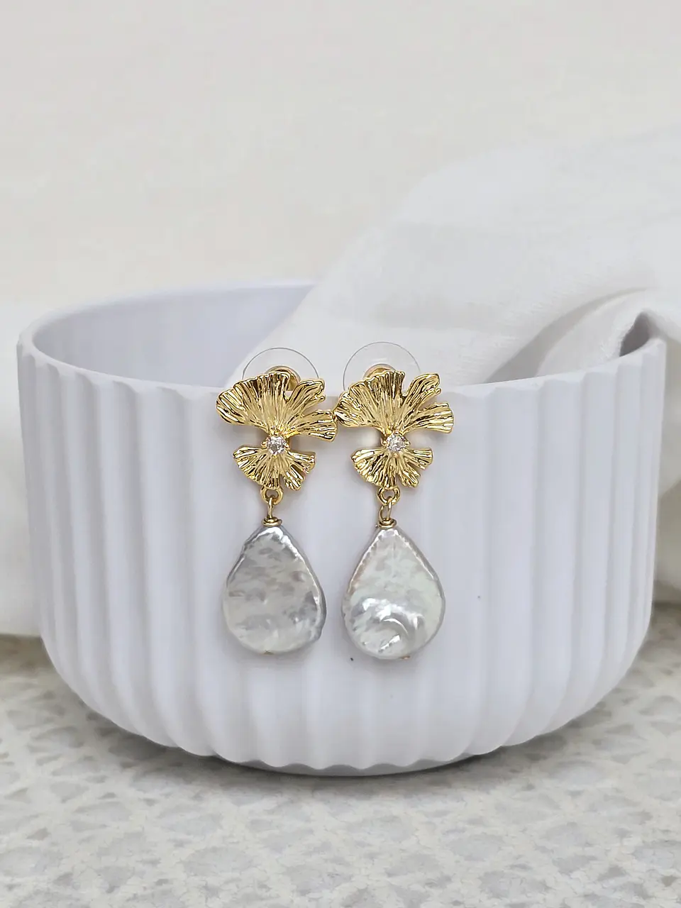 Aros hoja abanico con perla natural 1