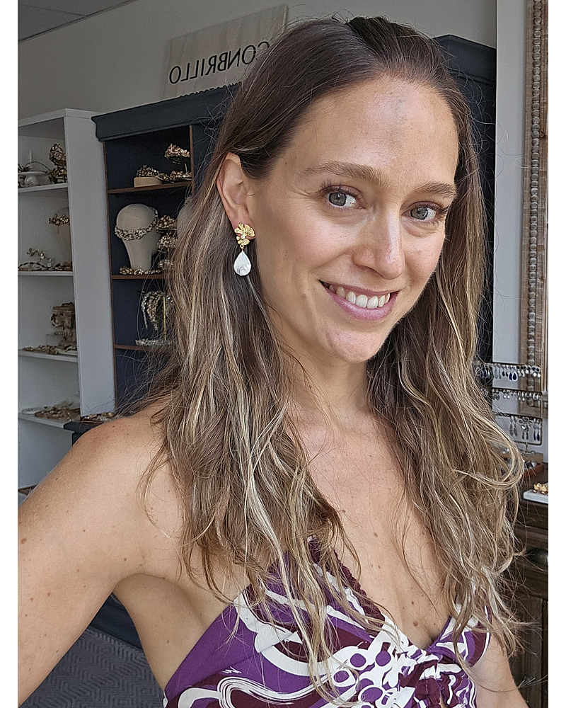 Aros hoja abanico con perla natural