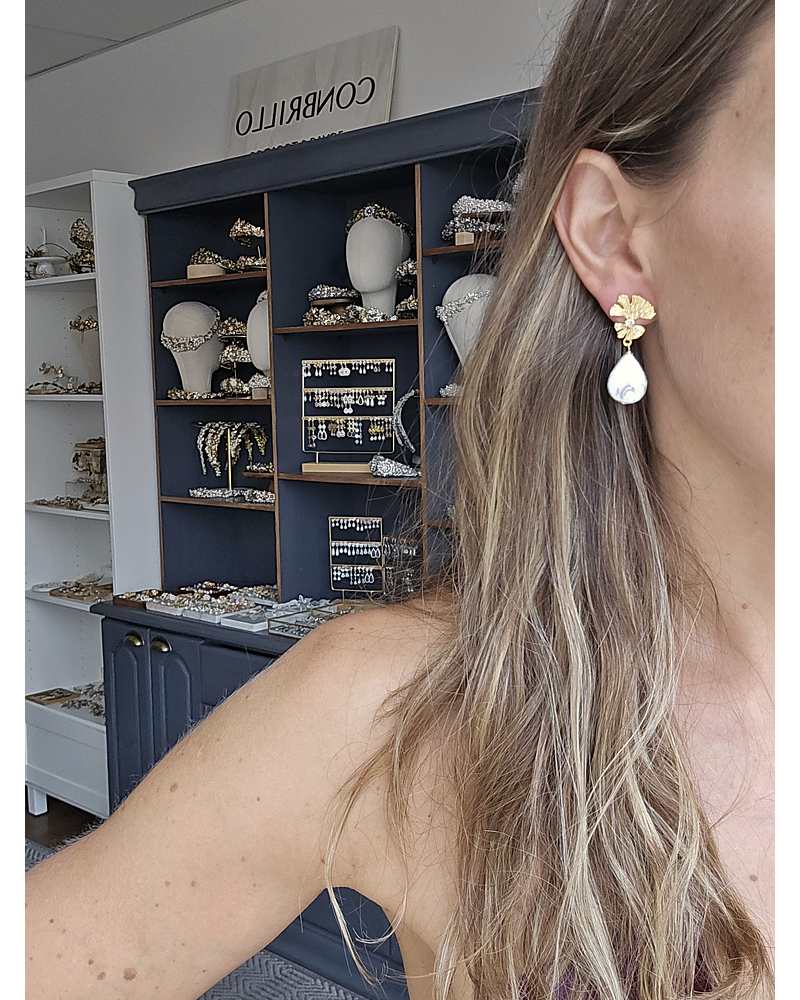 Aros hoja abanico con perla natural