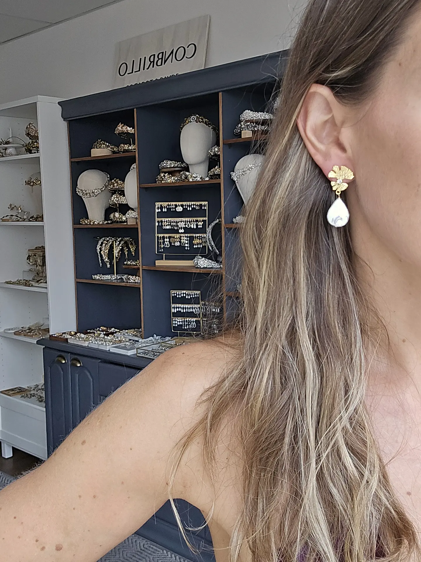 Aros hoja abanico con perla natural 3