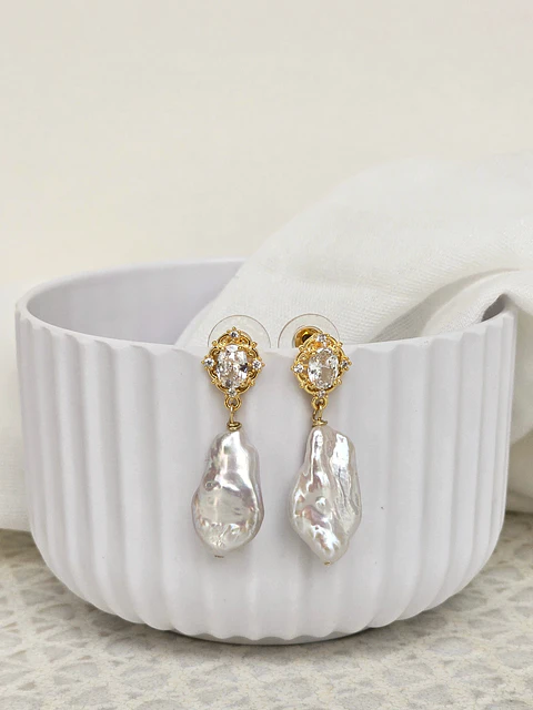Aros vintage con perla natural barroca