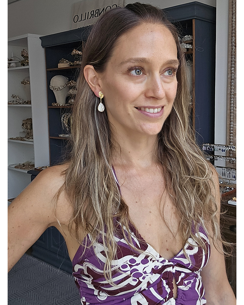 Aros de hojitas con perla natural