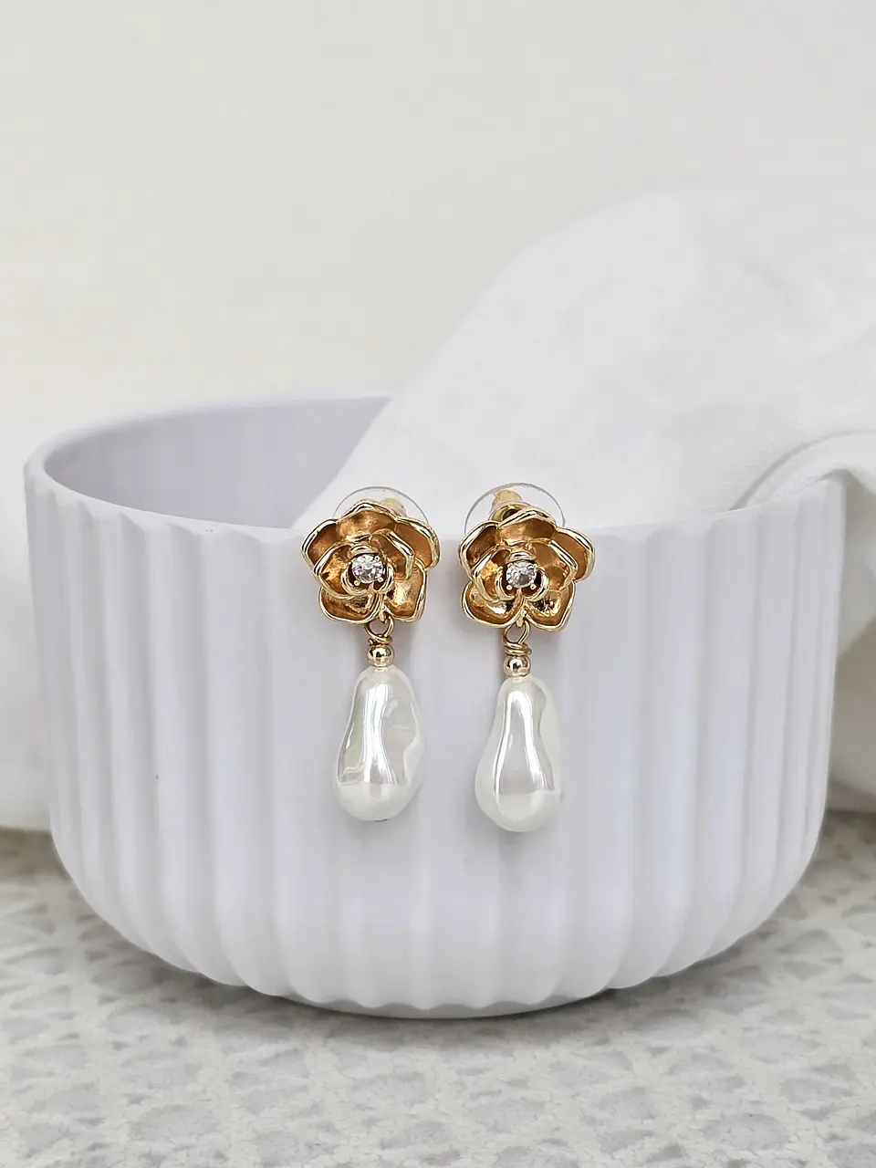 Aros flor con perla 1