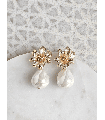 Aros flor con perla 