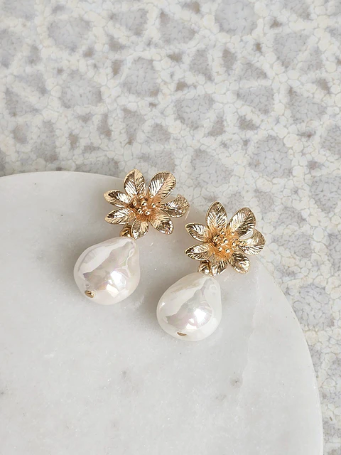 Aros flor con perla 