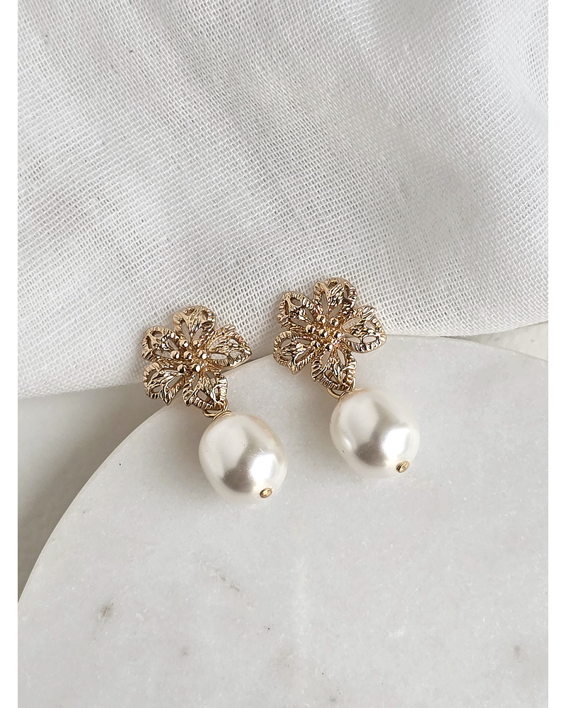 Aros flor calada y perla