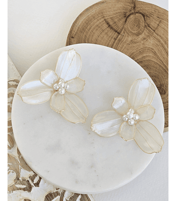 Aros flor anacarada dorado