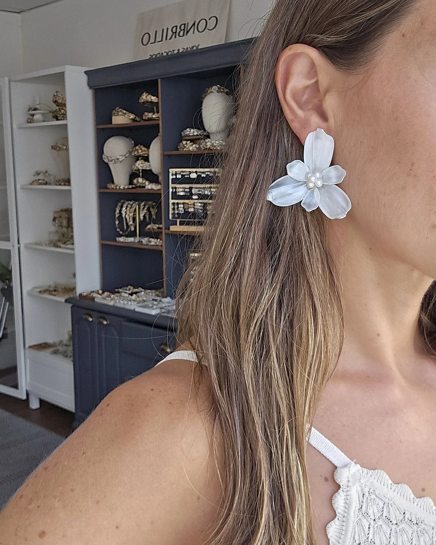 Aros flor anacarada plata 5