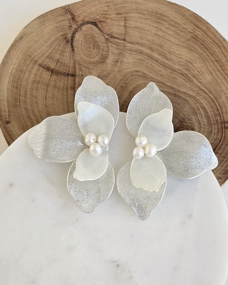 Aros media flor doble anacarada y plata