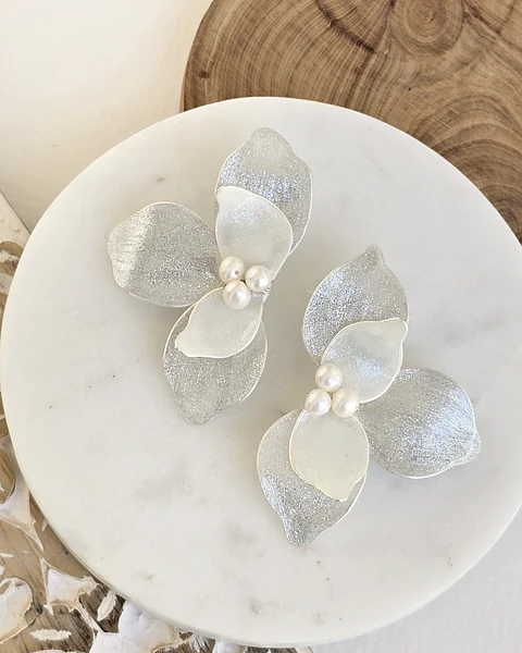 Aros media flor doble anacarada y plata