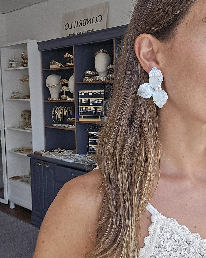 Aros media flor doble anacarada y plata