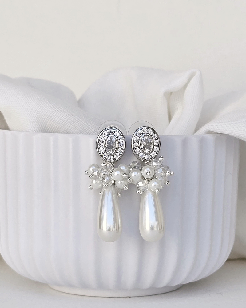 Aros vintage con perla y racimo