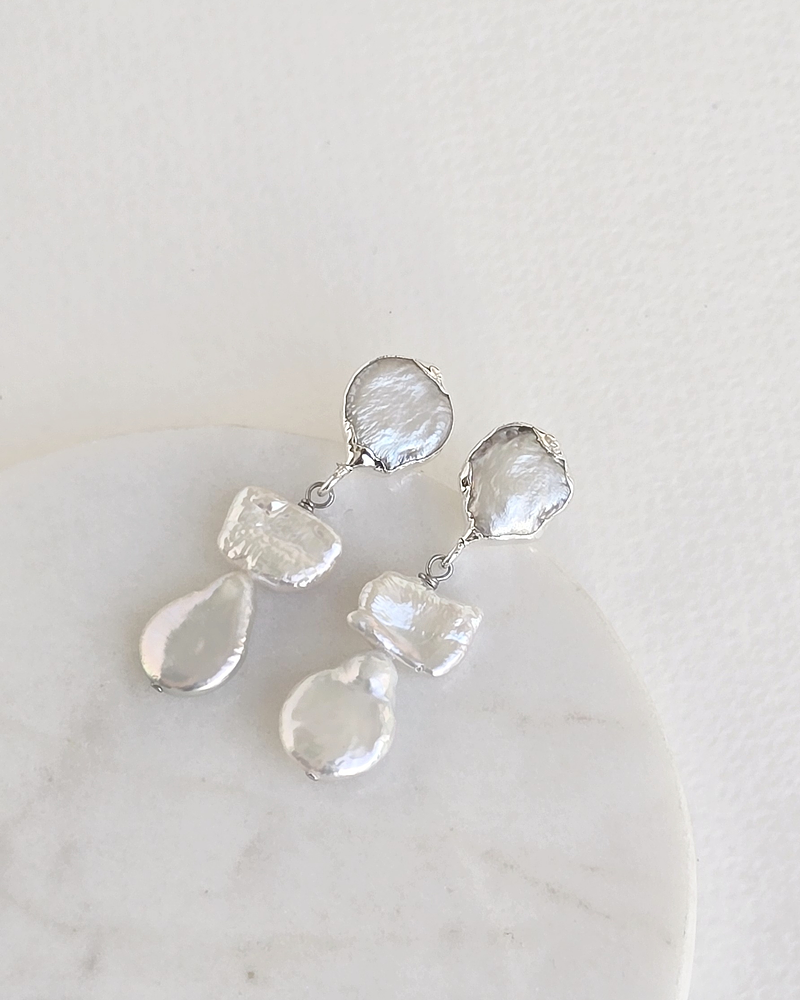 Aros perlas irregulares pequeños