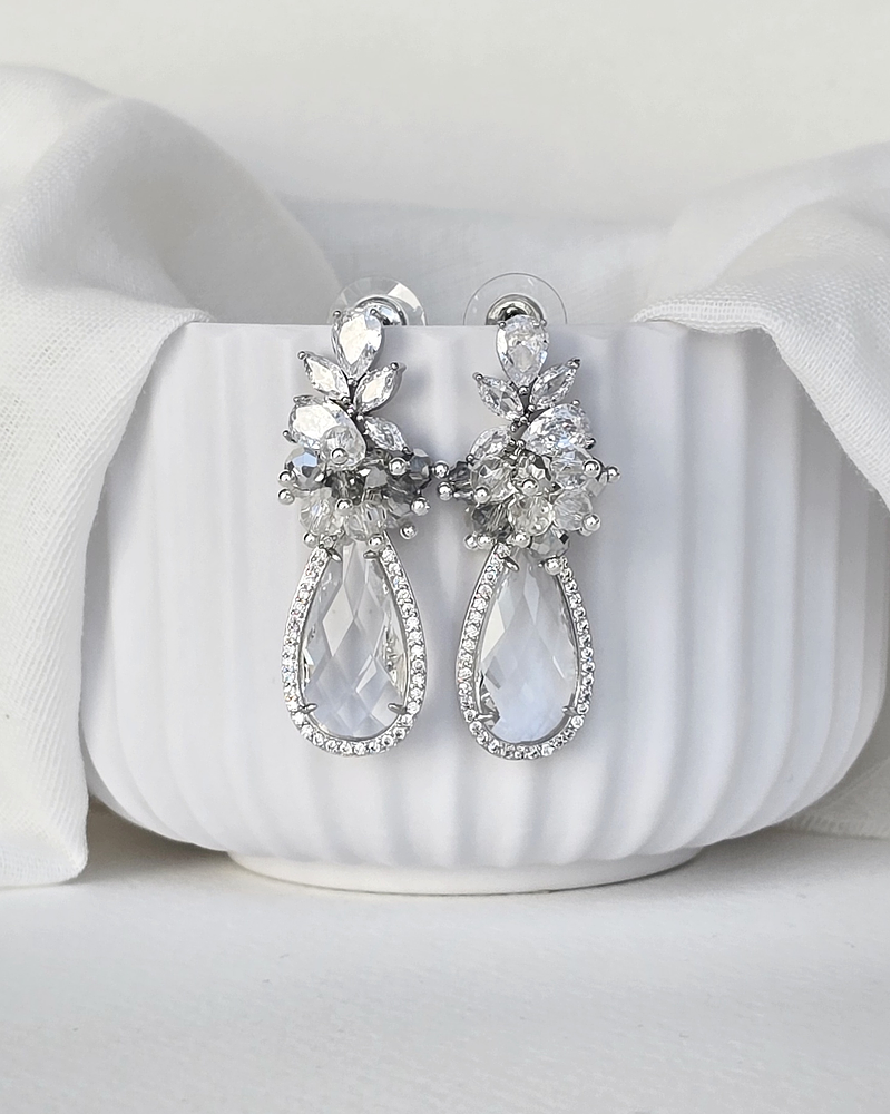 Aros circonita y cristal transparente racimo