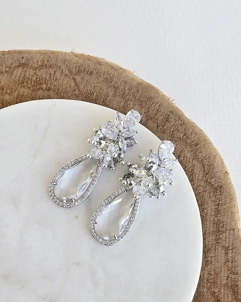 Aros circonita y cristal transparente racimo
