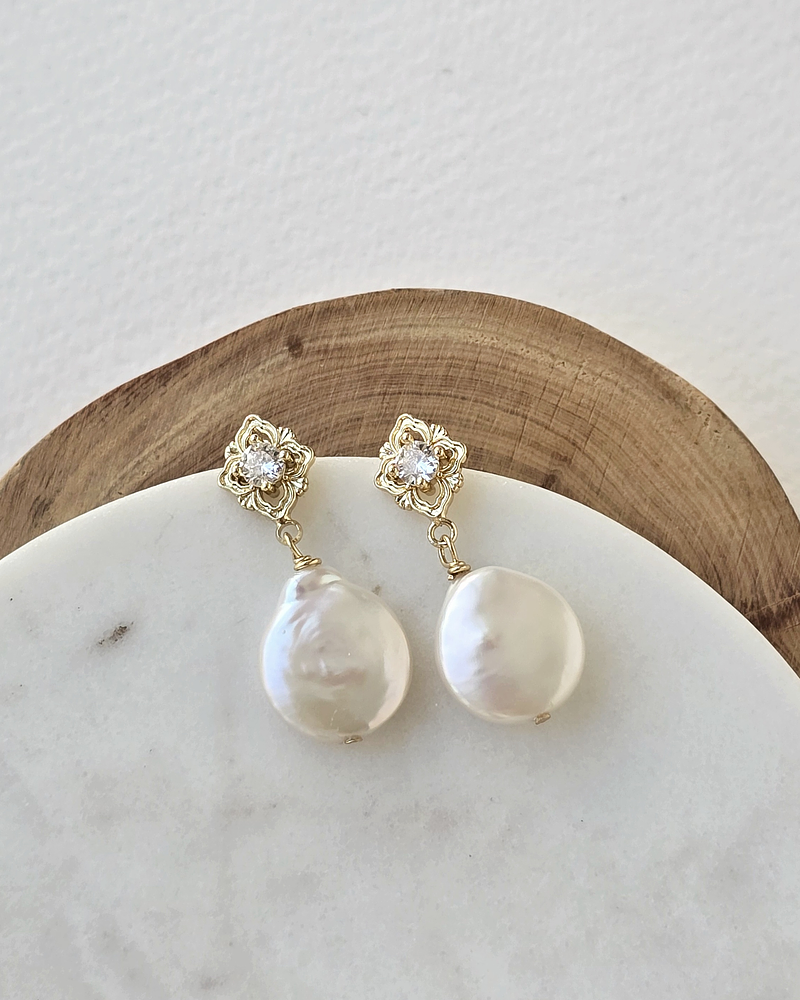 Aros rombo vintage con perla barroca oro