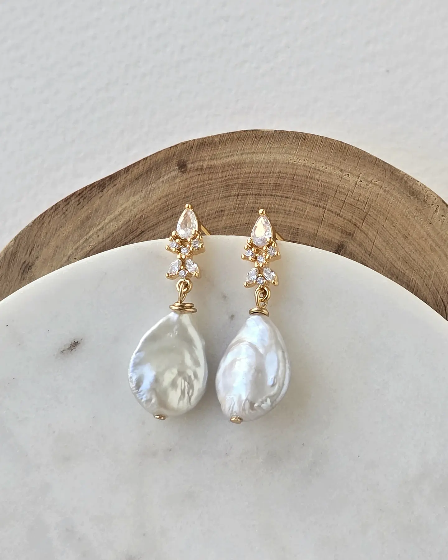 Aros circonita y perla natural oro 2
