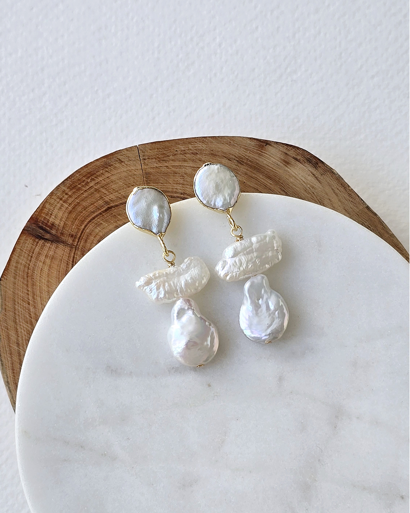 Aros perlas irregulares dorados