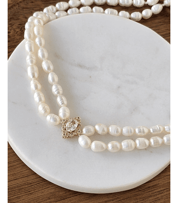 Choker doble de perlas con centro vintage oro