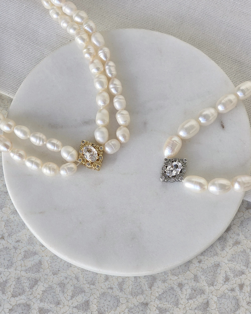 Choker doble de perlas con centro vintage oro