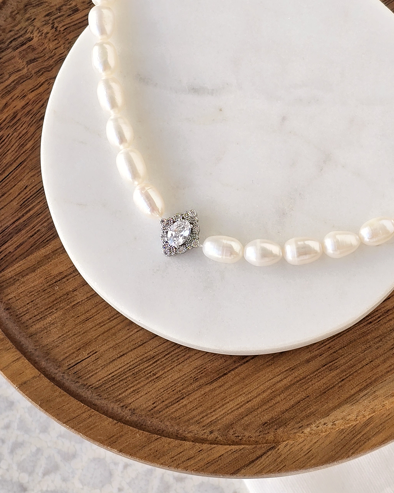 Choker de perlas centro vintage plata