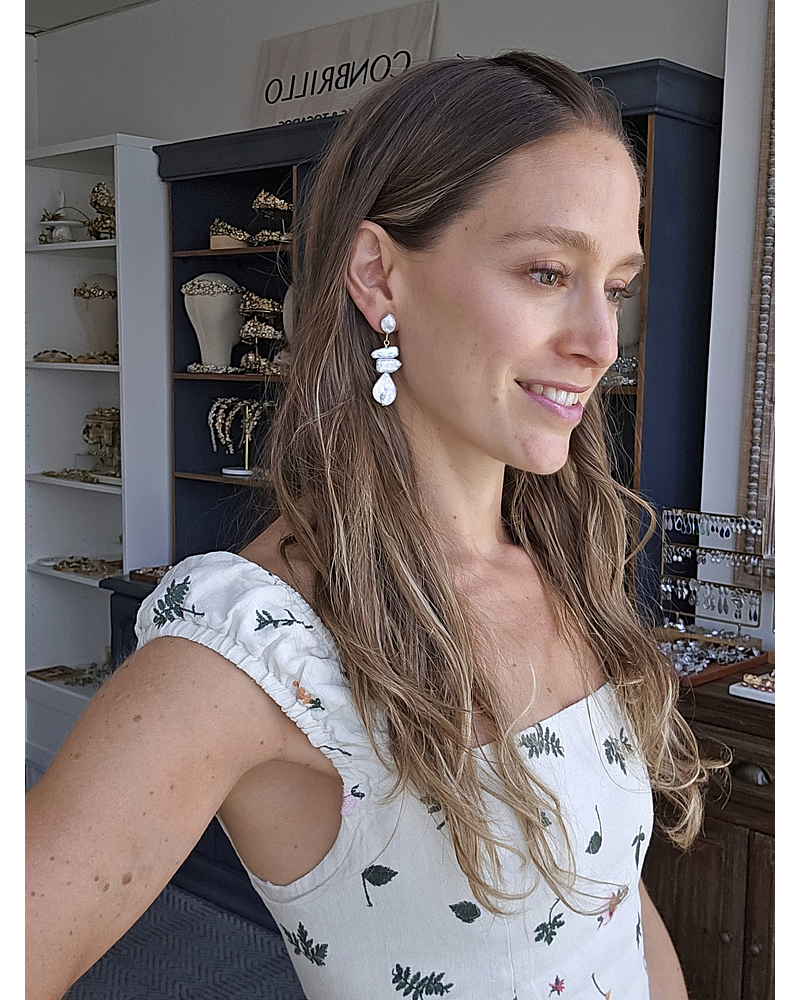 Aros perlas irregulares distintas formas dorados