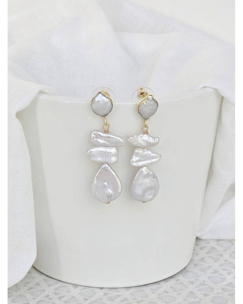 Aros perlas irregulares distintas formas dorados