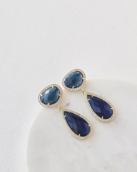 Aros azules rodeados de circonitas