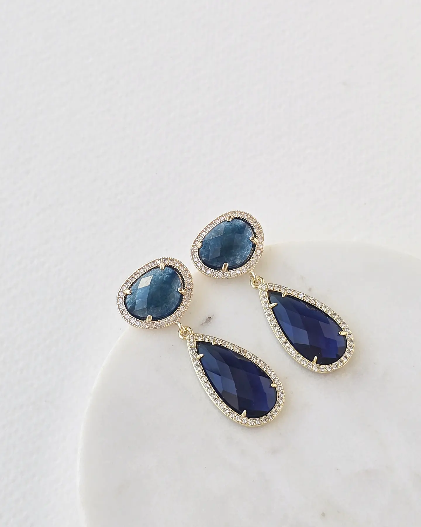 Aros azules rodeados de circonitas 1