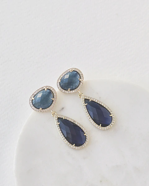 Aros azules rodeados de circonitas