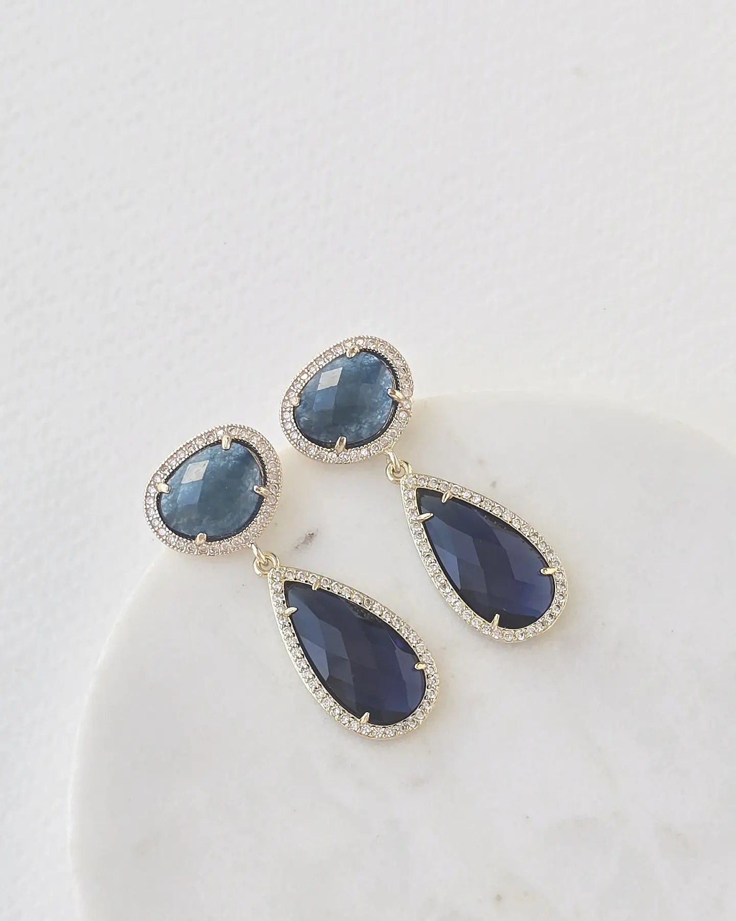 Aros azules rodeados de circonitas 2
